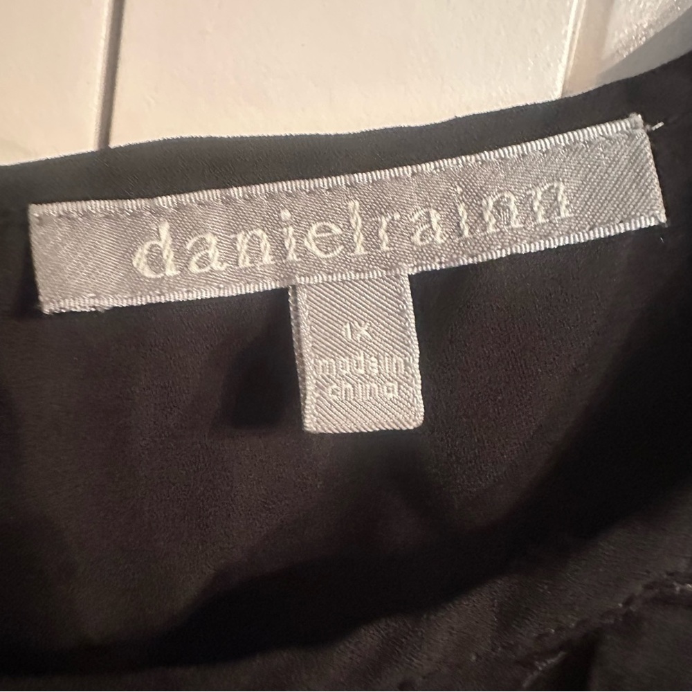 Daniel Rainn Black Sleeveless Blouse - Picture 2 of 4